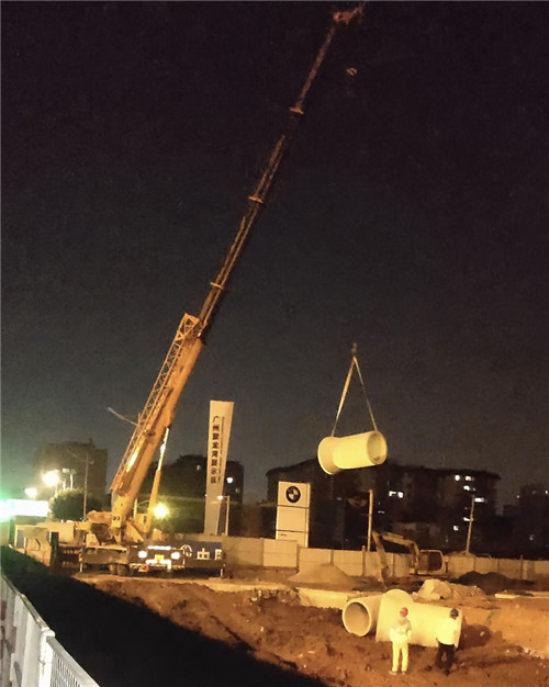 乐安县“弯臂矫正”—— 吊车的 “形变补偿” 技术